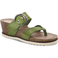 Zielone Klapki Yokono Wygodne Buty Na Koturnie. Zielone klapki Yokono, bez wzorów, z gumy, bez obcasa, na koturnie, bez zapięcia. Za 209.00 zł.
