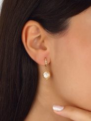 Luja Bijoux Pozłacane kolczyki z perłami rozmiar: onesize. Żółte kolczyki Luja Bijoux, z perłą, pozłacane. Za 54.95 zł.