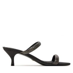 Klapki Guess. Czarne klapki Guess, z aplikacjami, bez obcasa, bez zapięcia. Za 449.99 zł.