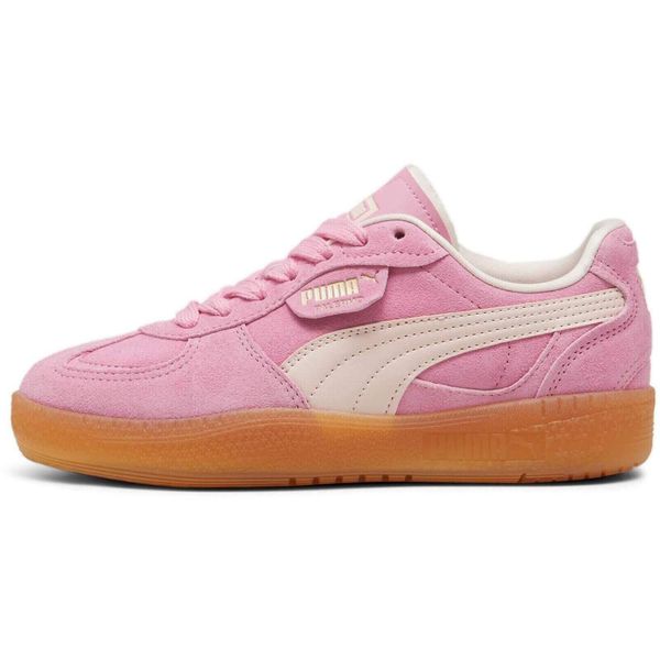 Buty damskie trampki sportowe Puma PALERMO. Czerwone buty sportowe lifestyle Puma, bez wzorów, z zamszu, bez zapięcia. W wyprzedaży za 219.00 zł.