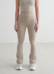 Damskie legginsy rozszerzane wysoki stan squat proof dla niskich Sense brązowe. Brązowe legginsy AIM'N, bez wzorów, z elastanu, krótkie. Za 339.00 zł.