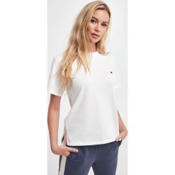 T-shirt Venaco WEEKEND MAX MARA. Białe t-shirty Weekend Max Mara, xs, bez wzorów, bez kołnierzyka, bez ramiączek. W wyprzedaży za 287.20 zł.