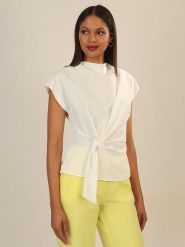 APART Bluzka w kolorze białym rozmiar: 36. Białe bluzki Apart, bez wzorów, bez kołnierzyka, bez ramiączek. Za 123.82 zł.