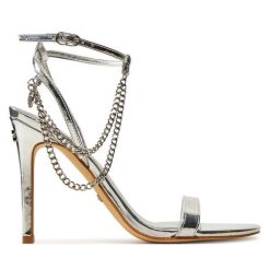 Sandały Guess. Szare sandały Guess, z aplikacjami, bez obcasa, na szpilce, bez zapięcia. Za 629.99 zł.