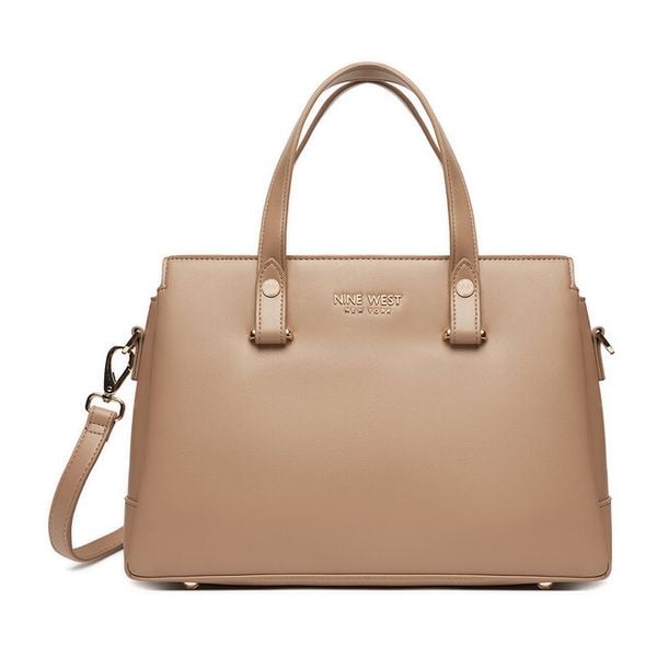 Torebka Nine West. Brązowe torebki klasyczne Nine West, bez wzorów, klasyczne, bez dodatków. Za 279.99 zł.