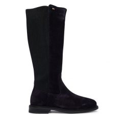 Kozaki Tommy Hilfiger. Niebieskie kozaki Tommy Hilfiger, bez wzorów, bez obcasa, na płaskiej podeszwie, bez zapięcia. Za 849.99 zł.