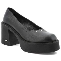 Półbuty damskie Karino, na wysokim klocku eleganckie skórzane z dżetami wsuwane z okrągłym noskiem, czarne licowe, 5648-126-P. Czarne półbuty wsuwane Karino, z aplikacjami, ze skóry, eleganckie, z okrągłym noskiem, bez obcasa, na obcasie. Za 433.99 zł.