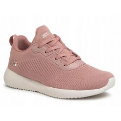 Buty damskie SKECHERS Bobs Sport Squad Tough Talk. Czerwone buty treningowe Skechers, bez wzorów, bez zapięcia, trekkingowe, skechers sport. W wyprzedaży za 199.99 zł.