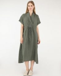 MIDI SUKIENKA Z LNU. Sukienki Unisono, l, bez wzorów, z tkaniny, bez kołnierzyka, bez ramiączek, midi. Za 289.00 zł.