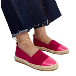 Różowe espadryle Carugo. Czerwone espadryle bez wzorów, z okrągłym noskiem, bez obcasa. Za 78.15 zł.