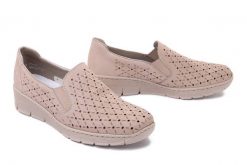 RIEKER 53795-60 beige, półbuty damskie. Brązowe półbuty wsuwane Rieker, na lato, bez wzorów, bez obcasa, na koturnie. Za 271.92 zł.