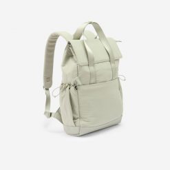 Plecak z kieszenią na laptopa 10 L. Fioletowe plecaki Decathlon, bez wzorów, z materiału, bez dodatków. Za 99.99 zł.