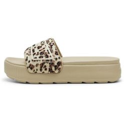 Klapki Puma Karmen Slide Wns I Am The Drama, Kobiety. Brązowe klapki Puma, bez wzorów, z materiału, bez obcasa, bez zapięcia. Za 153.99 zł.