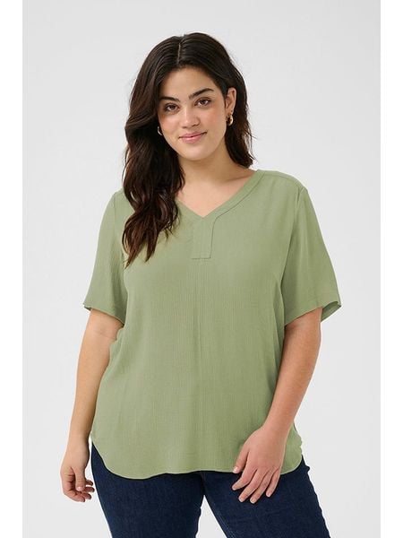 Kaffe Bluzka w kolorze oliwkowym rozmiar: 44. Brązowe bluzki Kaffe, bez wzorów, z wiskozy, bez kołnierzyka, bez ramiączek. Za 70.57 zł.