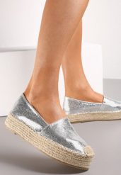Srebrne Plecione Espadryle na Grubej Podeszwie z Lakierowaną Cholewką Noem. Szare espadryle Renee, bez wzorów, z lakierowanej skóry, bez obcasa, na platformie. W wyprzedaży za 67.99 zł.