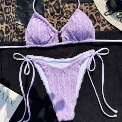 Bikini prążkowane na plażę regulowane ramiączka Ruveyda. Fioletowe bikini Intica, bez wzorów, z materiału, eleganckie. Za 139.00 zł.