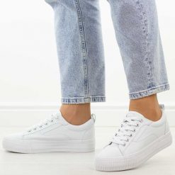 Białe trampki damskie American Club Lh114. Białe trampki American CLUB, bez wzorów, z jeansu, klasyczne, bez zapięcia. Za 99.00 zł.