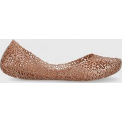 Melissa baleriny Campana Papel Ad kolor różowy. Czerwone baleriny Melissa, bez wzorów, z kauczuku, z okrągłym noskiem, bez obcasa, bez zapięcia. W wyprzedaży za 259.99 zł.