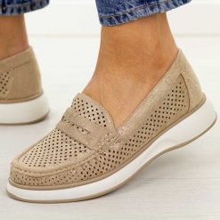 Złote ażurowe mokasyny damskie Sergio Leone Mk098H. Żółte mokasyny Sergio Leone, w ażurowe wzory, z jeansu, z okrągłym noskiem. Za 149.00 zł.