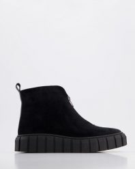 ZAMSZOWE BOTKI 0226657 BLACK. Czarne botki Venezia, bez wzorów, ze skóry, bez obcasa, bez zapięcia. Za 249.00 zł.