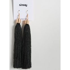 Kolczyki chwosty - Czarny. Kolczyki marki Sinsay. Za 15.00 zł.