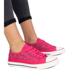 Różowe trampki damskie ażurowe. Czerwone trampki w ażurowe wzory, z tkaniny, klasyczne, bez zapięcia. Za 78.89 zł.
