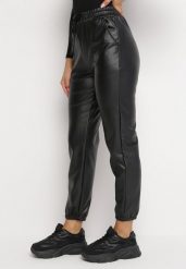 Czarne Ocieplone Spodnie Joggery z Imitacji Skóry z Gumką w Talii Firna. Czarne jeansy Born2be, na zimę, s, bez wzorów, z jeansu. W wyprzedaży za 33.99 zł.