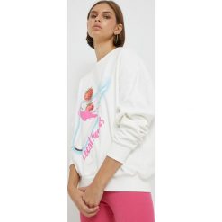 Local Heroes bluza damska kolor biały z nadrukiem. Białe bluzy Local Heroes, l, bez wzorów, z materiału, bez ramiączek, bez kaptura. Za 249.99 zł.