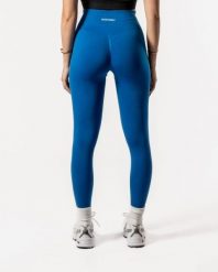 Damskie legginsy bezszwowe z wysokim stanem na fitness – niebieski. Niebieskie legginsy AESTHETIC WOLF, bez wzorów, z dzianiny, długie. Za 269.99 zł.