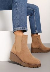Brązowe Botki na Koturnie w Stylu Sztybletów Berilaine. Brązowe botki Born2be, bez wzorów, z jeansu, eleganckie, bez obcasa, na koturnie, bez zapięcia. W wyprzedaży za 104.99 zł.