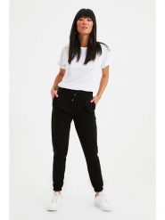 Trendyol Spodnie dresowe w kolorze czarnym rozmiar: 3XL. Czarne spodnie dresowe Trendyol, bez wzorów, z dresówki. Za 57.45 zł.