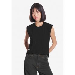 Top sportowy damski Prosto Bamboo. Czarne topy sportowe Prosto., bez wzorów. W wyprzedaży za 117.99 zł.