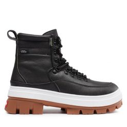 Trapery Vans. Czarne traperki Vans, bez wzorów, bez obcasa, bez zapięcia. Za 849.99 zł.
