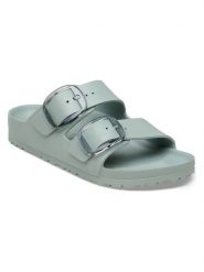 Birkenstock Klapki "Arizona Big Buckle" w kolorze niebieskoszarym rozmiar: 36. Niebieskie klapki Birkenstock, bez wzorów, klasyczne, z otwartym noskiem, bez obcasa, bez zapięcia. Za 239.95 zł.