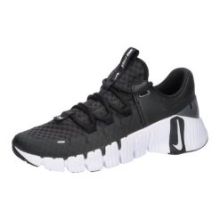 Buty do biegania damskie Nike Free Metcon 5. Czarne buty do biegania Nike, bez wzorów, z materiału, bez zapięcia, do biegania. Za 512.00 zł.