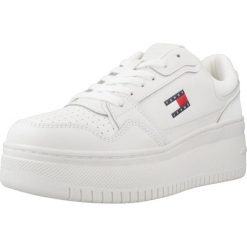 Buty TOMMY JEANS TJW RETRO BASKET FLATFOR Biały. Białe buty trekkingowe Tommy Hilfiger, z jeansu, bez zapięcia. Za 489.17 zł.
