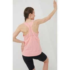 Under Armour top treningowy Knockout kolor różowy. Czerwone topy Under Armour, l, bez wzorów, z materiału, bez kołnierzyka, bez ramiączek. Za 159.99 zł.