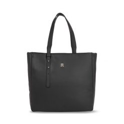 Torebka Tommy Hilfiger. Czarne torebki klasyczne Tommy Hilfiger, bez wzorów, bez dodatków. Za 519.99 zł.