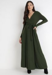 Ciemnozielona Sukienka Damialla. Zielone sukienki Born2be, s, bez wzorów, z dzianiny, eleganckie, bez kołnierzyka, bez ramiączek, maxi, kopertowe. W wyprzedaży za 178.49 zł.