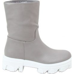 Botki z prostą cholewką Jowita Grey szare. Szare botki INNA MARKA, bez wzorów, ze skóry ekologicznej, bez obcasa, bez zapięcia. Za 185.80 zł.