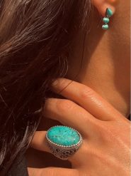 Les Favorites Pozłacane kolczyki-wkrętki z kamieniami ozdobnymi rozmiar: onesize. Żółte kolczyki Les Favorites, pozłacane. Za 86.99 zł.