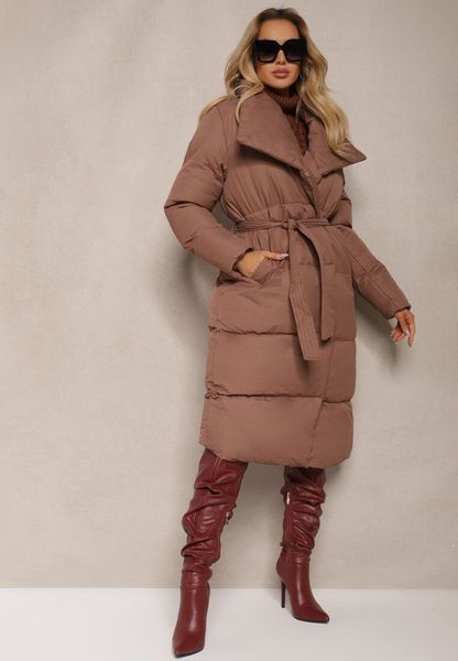 Brązowa Kurtka z Wysokim Kołnierzem Zapinana na Napy z Paskiem Luliriva. Brązowe kurtki Renee, s, bez wzorów, z jeansu, eleganckie, bez kaptura. Za 169.99 zł.