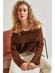 Bianco Lucci Sweter w kolorze brązowym rozmiar: onesize. Brązowe swetry Bianco Lucci, bez wzorów, bez ramiączek. Za 86.99 zł.