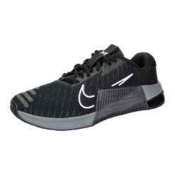 Buty treningowe damskie Nike metcon 9. Czarne buty treningowe Nike, bez wzorów, z materiału, bez zapięcia. Za 484.00 zł.