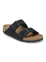 Birkenstock Skórzane klapki "Arizona" w kolorze czarnym rozmiar: 38. Czarne klapki Birkenstock, bez wzorów, ze skóry, klasyczne, z otwartym noskiem, bez obcasa, bez zapięcia. Za 428.07 zł.