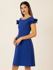 APART Sukienka w kolorze niebieskim rozmiar: 40. Niebieskie sukienki Apart, bez wzorów, bez kołnierzyka, bez ramiączek, mini. Za 231.13 zł.