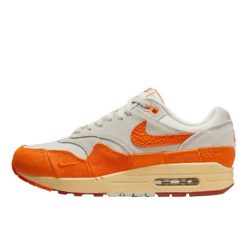 Buty do chodzenia damskie Nike Air Max 1. Białe buty do biegania Nike, bez wzorów, z materiału, bez zapięcia, do biegania, nike air max. Za 1,031.47 zł.