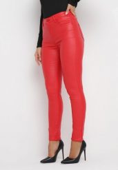 Czerwone Spodnie Skinny z Imitacji Skóry Daciss. Czerwone jeansy Born2be, xs, bez wzorów, z jeansu. W wyprzedaży za 50.99 zł.