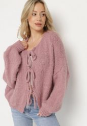 Różowy Kardigan Oversize z Wełną Zdobiony Kokardkami Eleathalie. Czerwone swetry Born2be, z aplikacjami, z jeansu, eleganckie, bez ramiączek. W wyprzedaży za 127.49 zł.