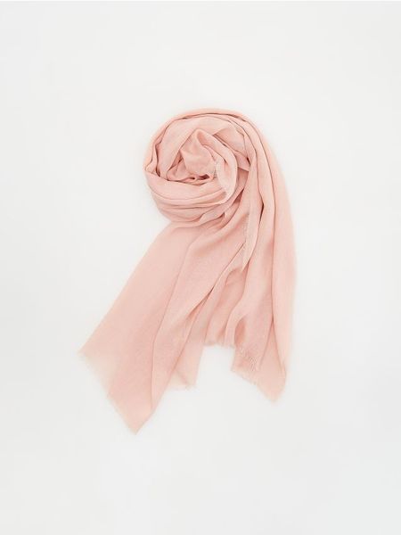 Gładki szal z modalu - różowy. Czerwone szaliki i kominy Reserved, bez wzorów. W wyprzedaży za 22.99 zł.